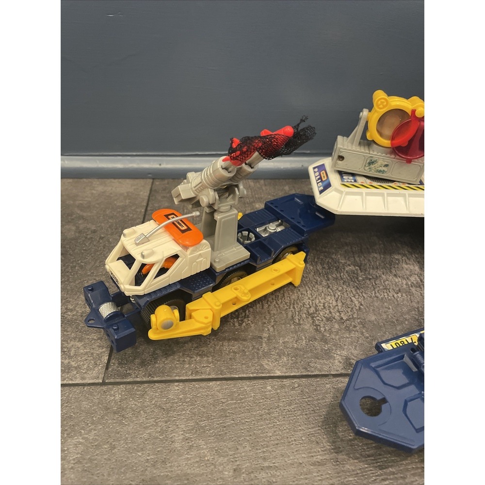 1998 Matchbox Mega Rig Police Command Center - Incomplete - Picture 2 of 12